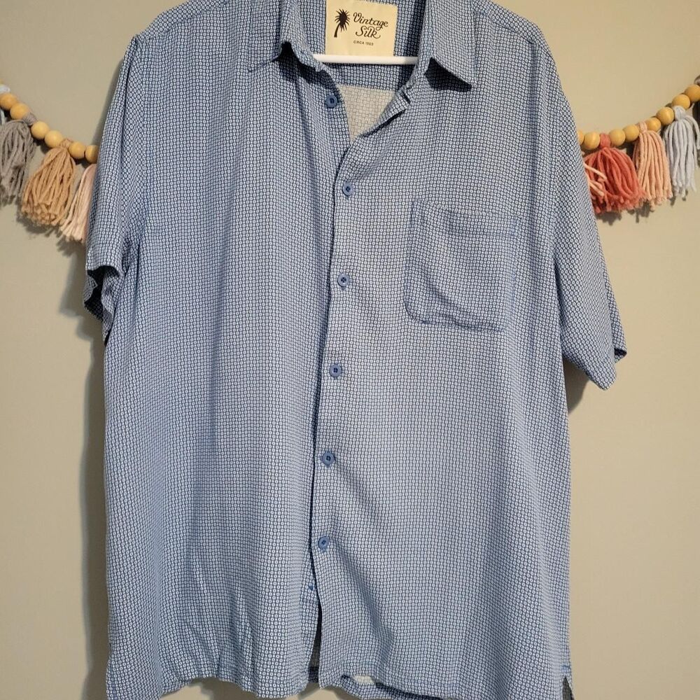 Vintage Silk Men's XL White and Blue Dot Camp Shirt Vacation Resort Summer